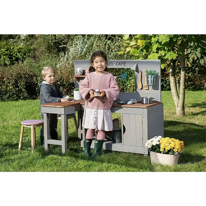 Muddy Buddy Matschküche Mud Café - 100 x 71,5 x 110 cm, Zypresse, Warmgrau - Anwendungsbeispiel
