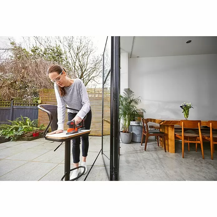 Black+Decker Akku-Multischleifer BDCDS18-QW - 18 V, 1 Akku, 5 Ah, 12.000 U/min - Anwendungsbeispiel