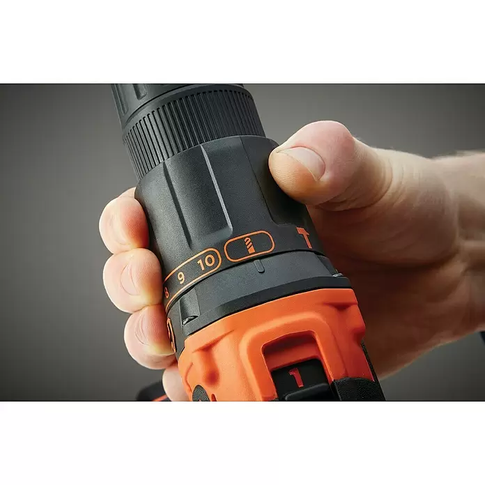 Black+Decker Akku-Schlagbohrschrauber BDCHD18K-QW - 18 V, 1,5 Ah, 1 Akku, 360 U/min - 1.400 U/min - Anwendungsbeispiel