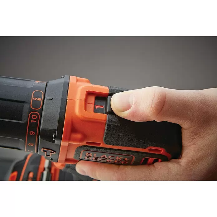 Black+Decker Akku-Schlagbohrschrauber BDCHD18K-QW - 18 V, 1,5 Ah, 1 Akku, 360 U/min - 1.400 U/min - Anwendungsbeispiel