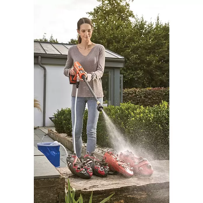 Black+Decker Akku-Druckreiniger BCPC18B - 18 V, Ohne Akku, 120 l/h - Anwendungsbeispiel