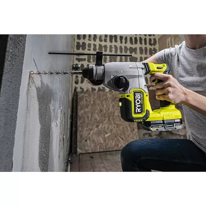 Ryobi ONE+HP Akku-Bohrhammer RSDS18X-0 - 18 V, Ohne Akku, Leerlaufdrehzahl: 0 U/min - 1.400 U/min, Einzelschlagstärke: 2,5 J - Anwendungsbeispiel