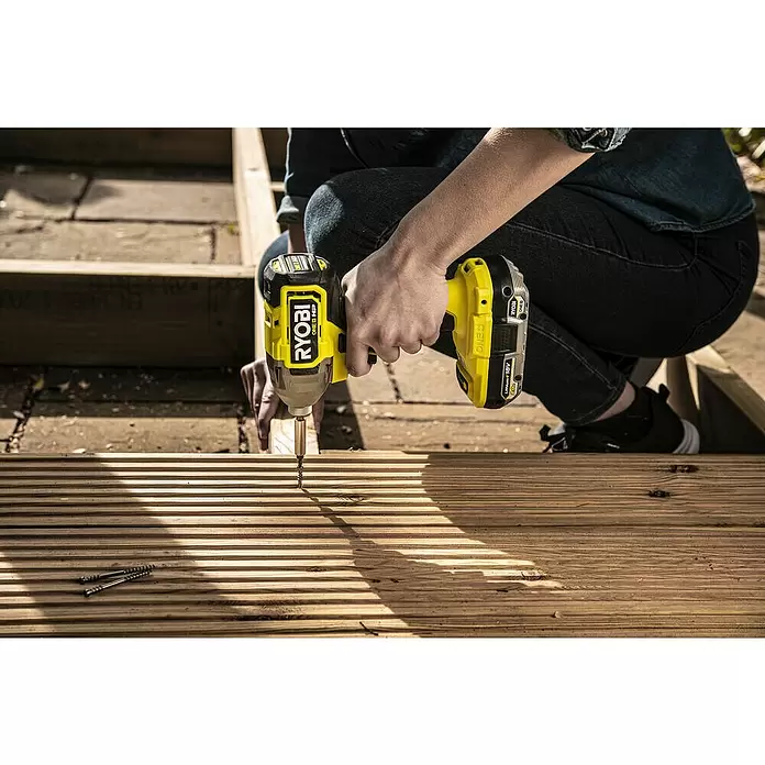 Ryobi ONE+HP Atornillador de impacto de batería RID18X - 18 V, Sin batería, Número de revoluciones de marcha en vacío: 0 r.p.m. - 2.900 r.p.m. - Producto en uso