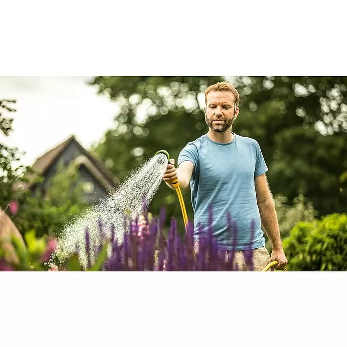 Bosch 18 V Power for All Akku-Regenfasspumpe GardenPump 18V-2000 - 18 V, Ohne Akku, Max. Fördermenge: 2.000 l/h - Anwendungsbeispiel
