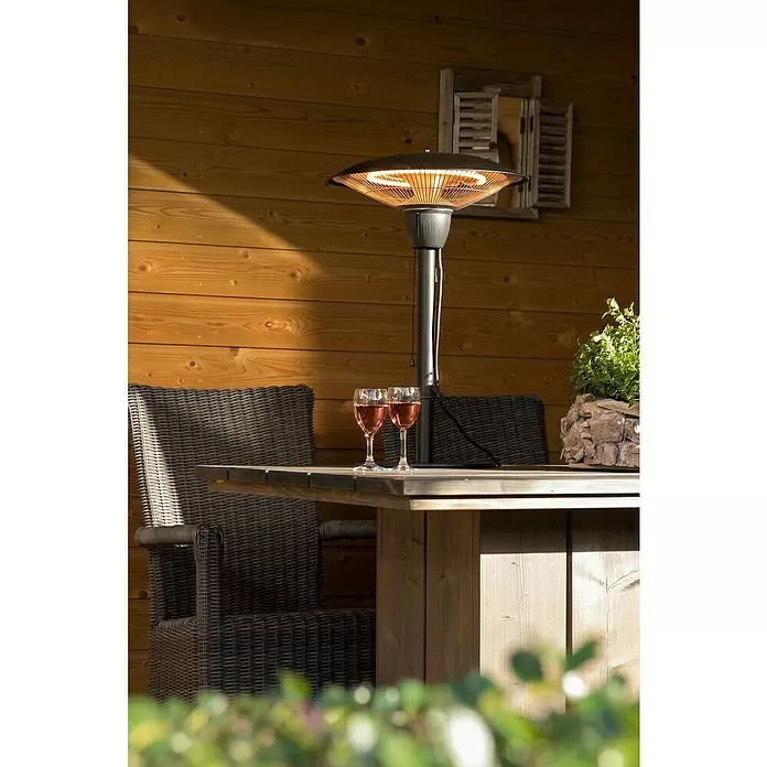 Sunred Halogen-Heizstrahler Barcelona - Ø x H: 44 x 66 cm, 1.500 W, Schwarz - Stimmungsaufnahme