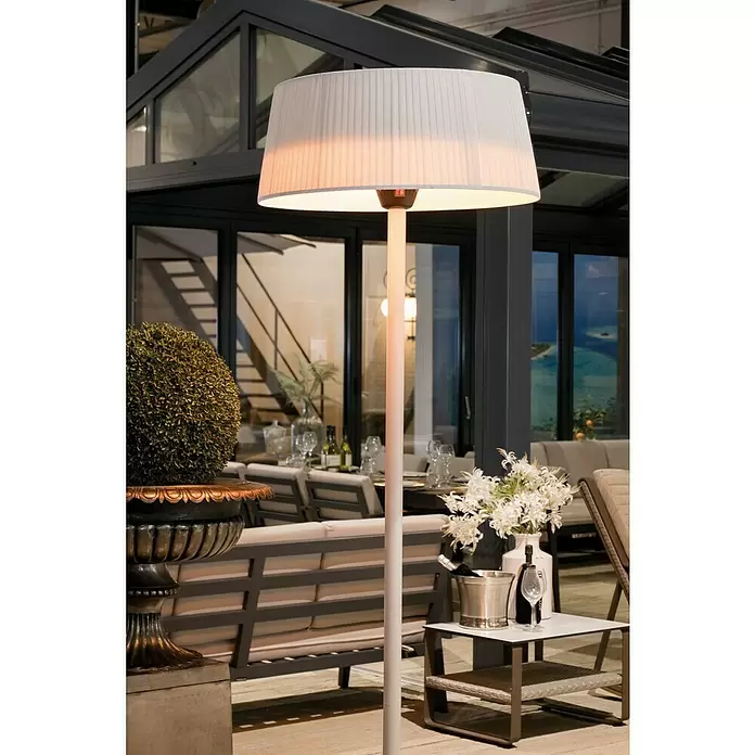 Sunred Halogen-Heizstrahler Artix - Höhe: 224 cm, Leistung: 2.100 W, Weiß - Stimmungsaufnahme