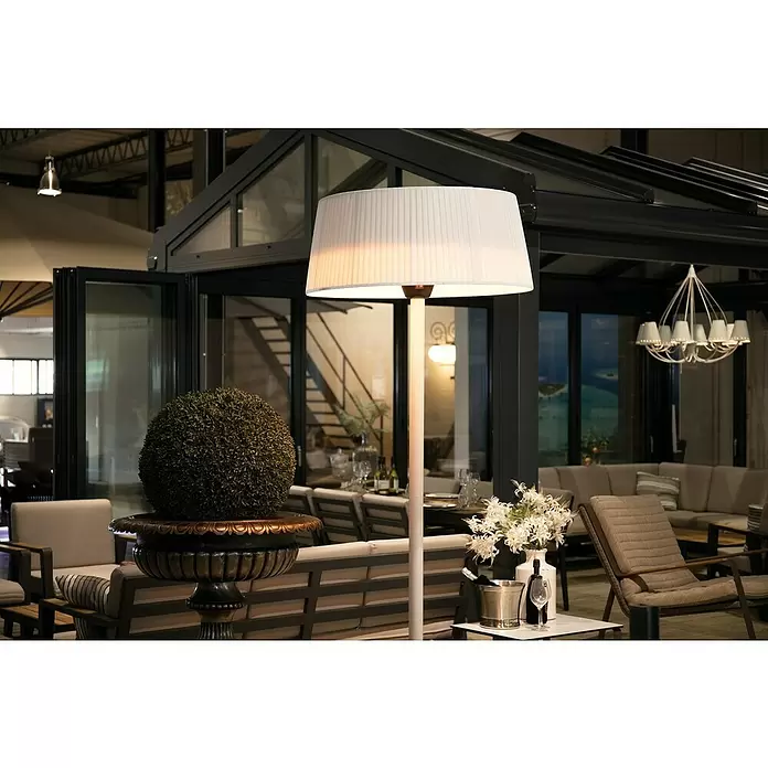 Sunred Halogen-Heizstrahler Artix - Höhe: 224 cm, Leistung: 2.100 W, Weiß - Stimmungsaufnahme