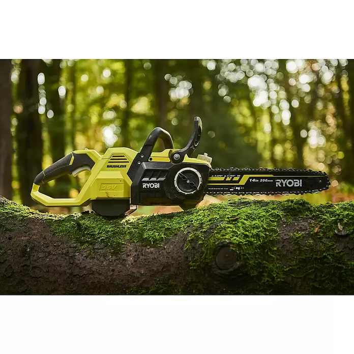 Ryobi Akku-Kettensäge RY36CSX35A-150 - 36 V, Li-Ionen, 1 Akku, Schwertlänge: 35 cm - Stimmungsaufnahme
