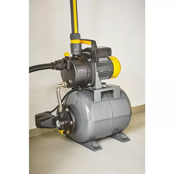 Neptun Grupo de presión NHW-E 68 - 650 W, Capacidad de bombeo máx.: 3.800 l/h, Presión máx.: 3,6 bar - Producto en uso