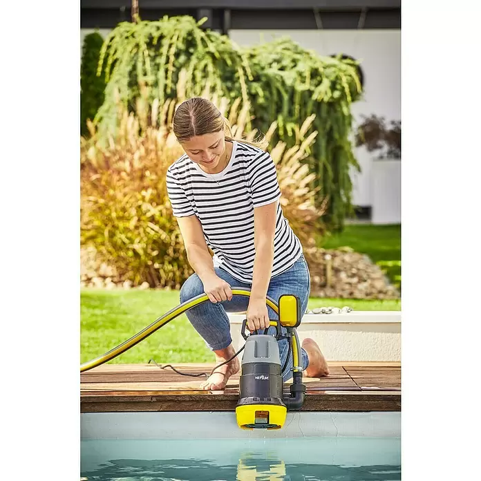 Neptun Bomba para aguas residuales NSP-E 75 - 780 W, Capacidad de bombeo máx.: 15.700 l/h - Producto en uso