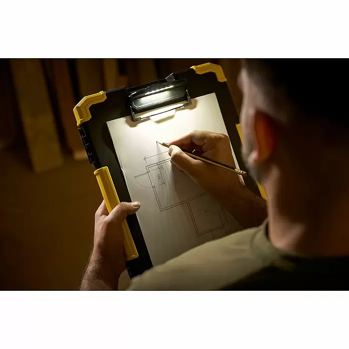 Stanley FatMax Portadocumentos PRO-STACK™ FMST82721-1 - L x An x Al: 285 x 415 x 35 mm, Plástico, Luz LED - Producto en uso