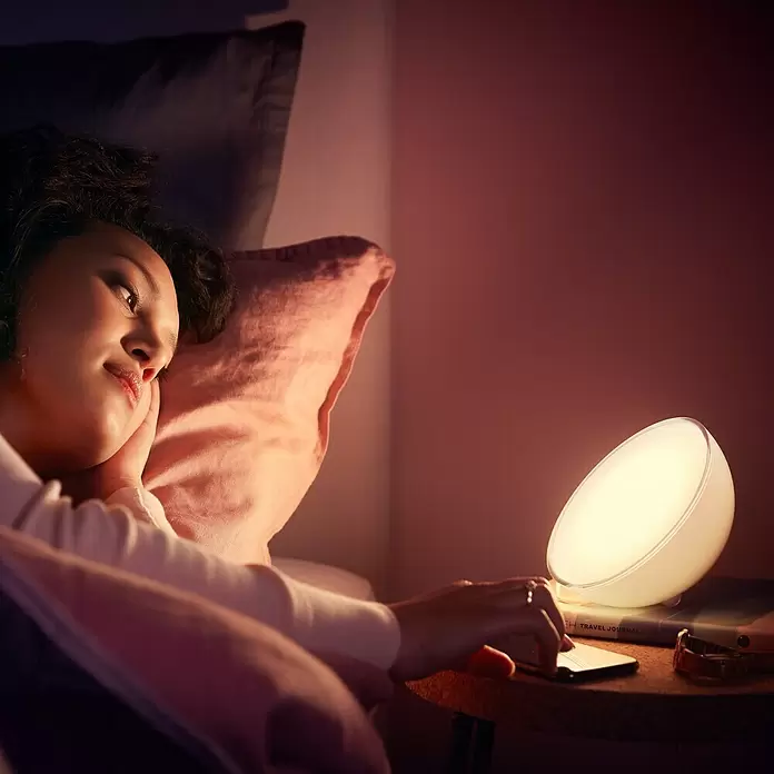 Philips Hue LED-Tischleuchte Go - 6 W, L x B x H: 15 x 15 x 7,9 cm, Warmweiß - Anwendungsbeispiel