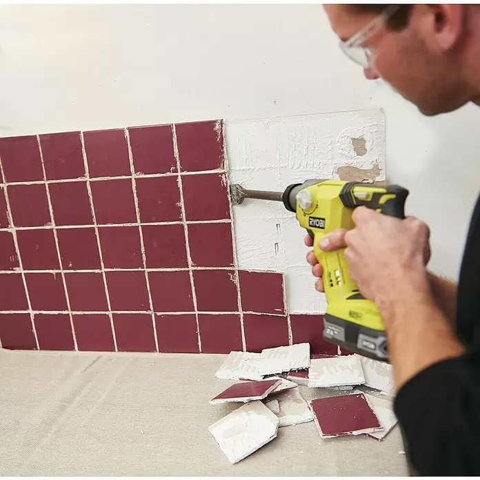 Ryobi ONE+ Akku-Kombihammer R18SDS-0 - 18 V, Ohne Akku, Einzelschlagstärke: 1,3 J, Leerlaufdrehzahl: 0 U/min - 1.300 U/min - Anwendungsbeispiel