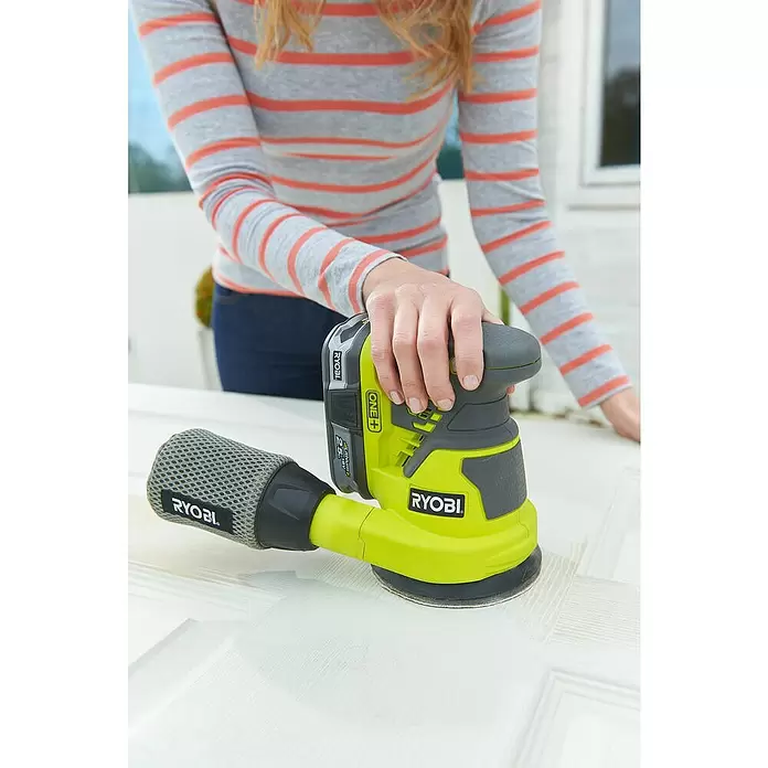 Ryobi ONE+ Akku-Exzenterschleifer R18ROS-0 - 18 V, 5 Ah, Ohne Akku, 125 mm, 10.000 U/min - Anwendungsbeispiel