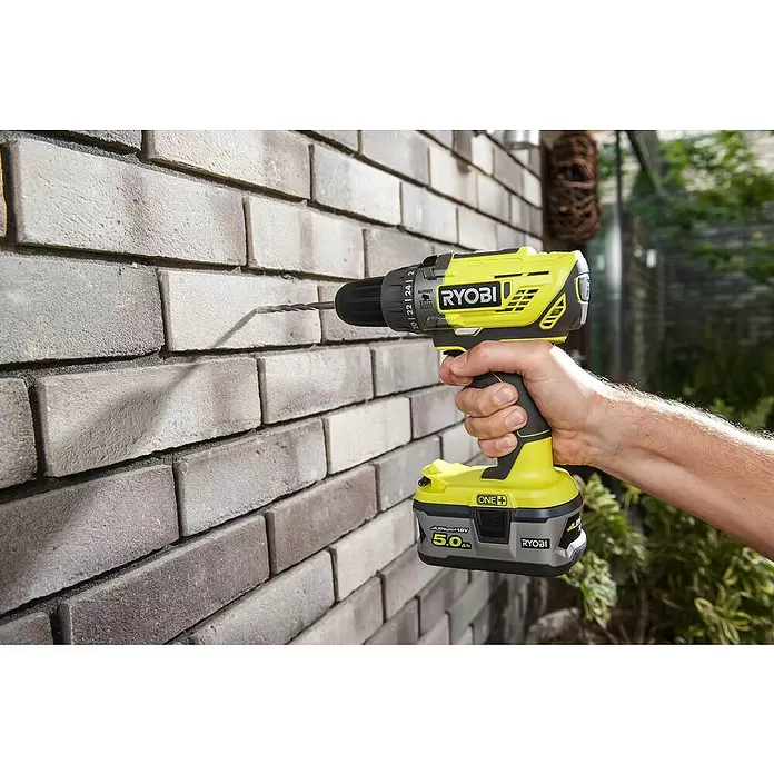 Ryobi ONE+ Akku-Schlagbohrschrauber R18PD3-0 - 18 V, Ohne Akku, Leerlaufdrehzahl: 0 U/min - 1.800 U/min - Anwendungsbeispiel