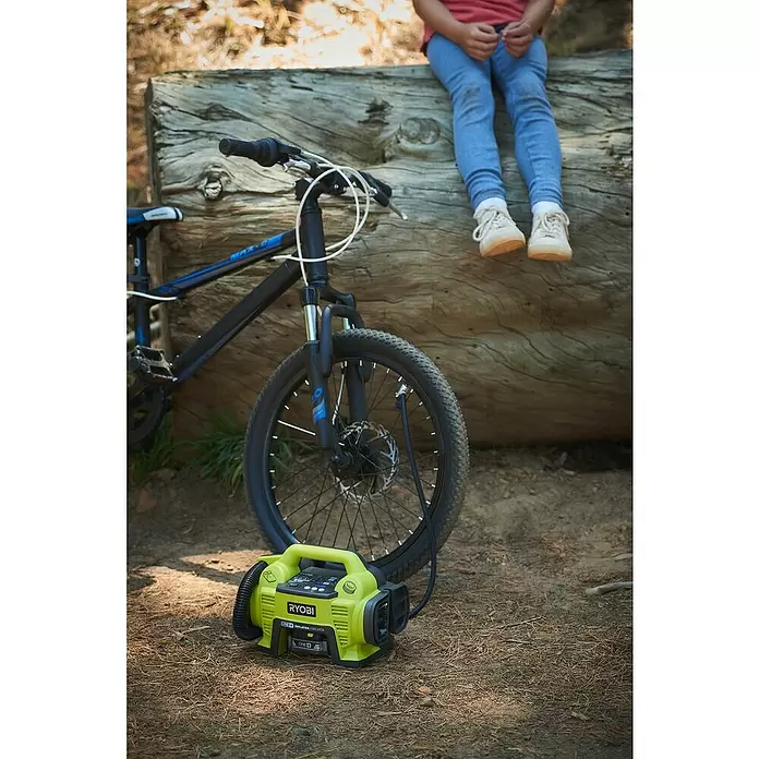 Ryobi ONE+ Akku-Kompressor R18I-0 - 18 V, Ohne Akku, Druck: 10,3 bar - Anwendungsbeispiel