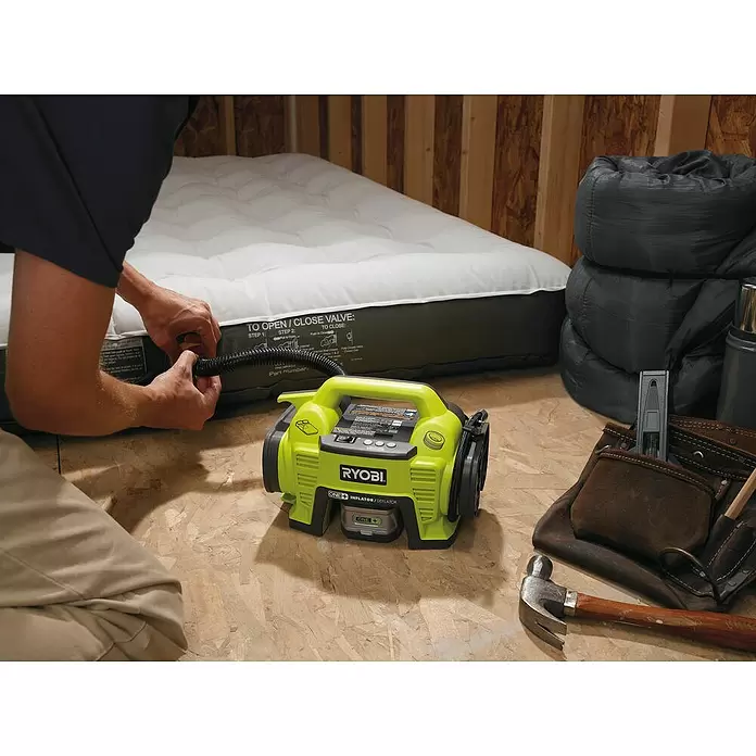 Ryobi ONE+ Akku-Kompressor R18I-0 - 18 V, Ohne Akku, Druck: 10,3 bar - Anwendungsbeispiel
