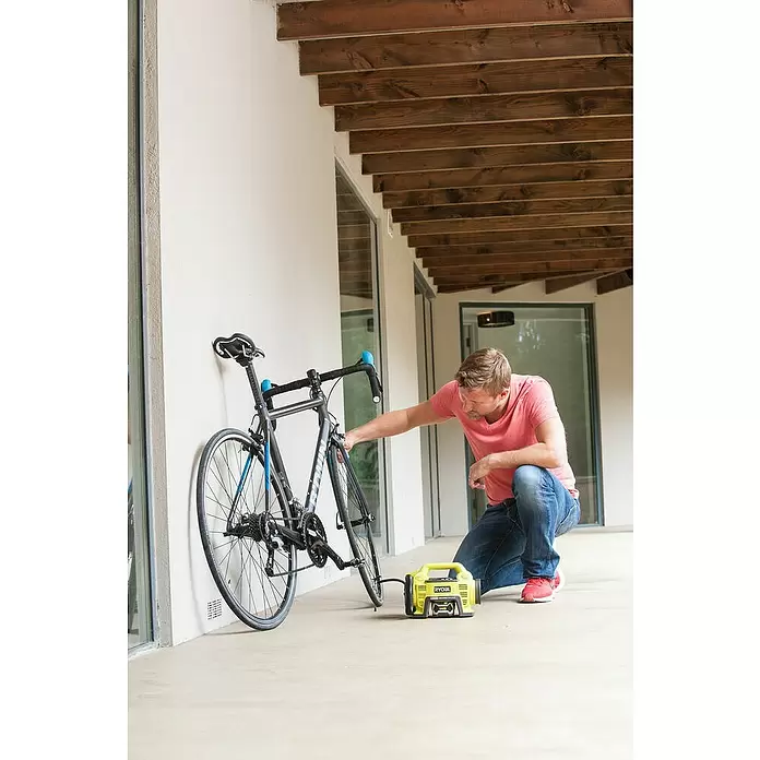 Ryobi ONE+ Accucompressor R18I-O - 18 V, Excl. accu, Druk: 10,3 bar - Toepassingsvoorbeeld