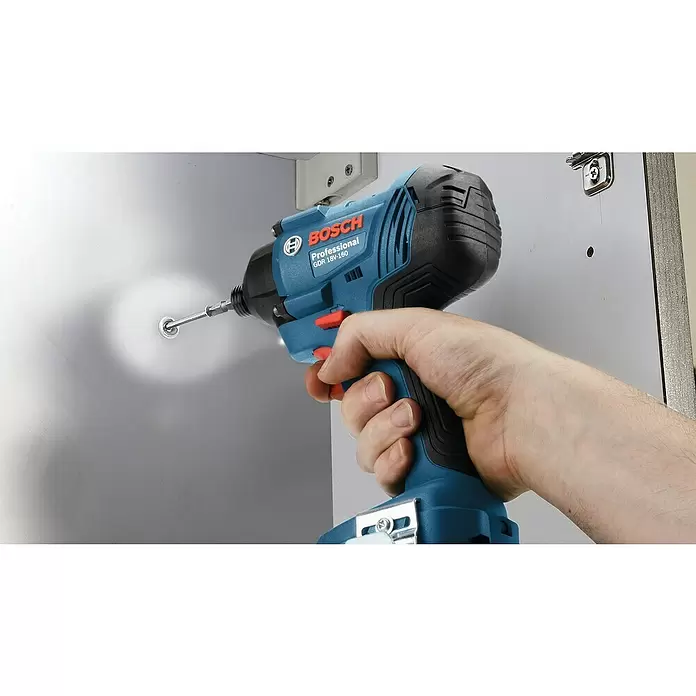 Bosch Professional Accu-slagmoersleutel GDR 18V-160 - 18 V, Excl. accu, Onbelast toerental: 0 tpm - 2.800 tpm, Kunststof koffer - Toepassingsvoorbeeld
