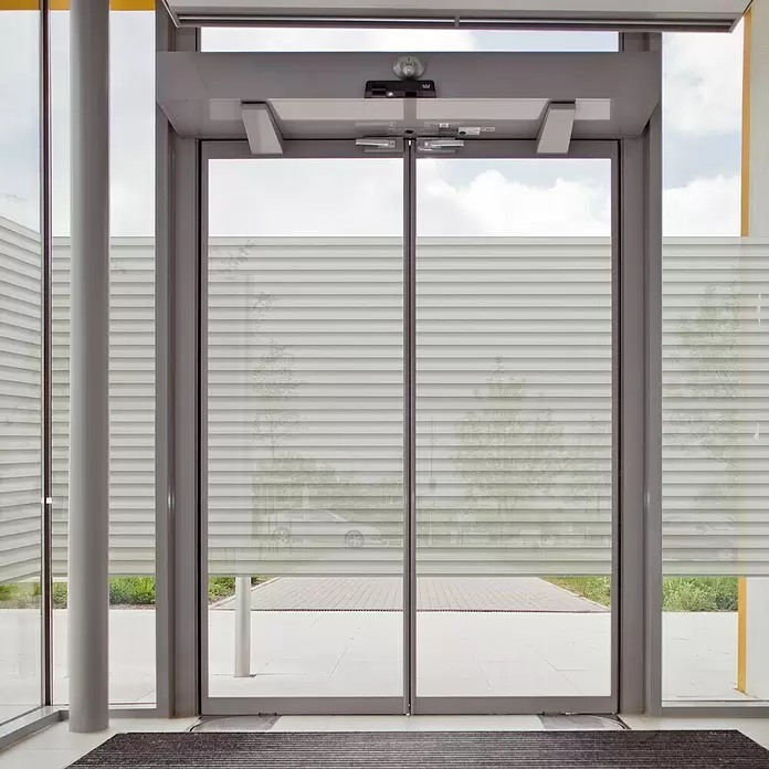 Lámina adhesiva Estático GE-4601 - 1,5 m x 92 cm, Transparente - Foto ambiente