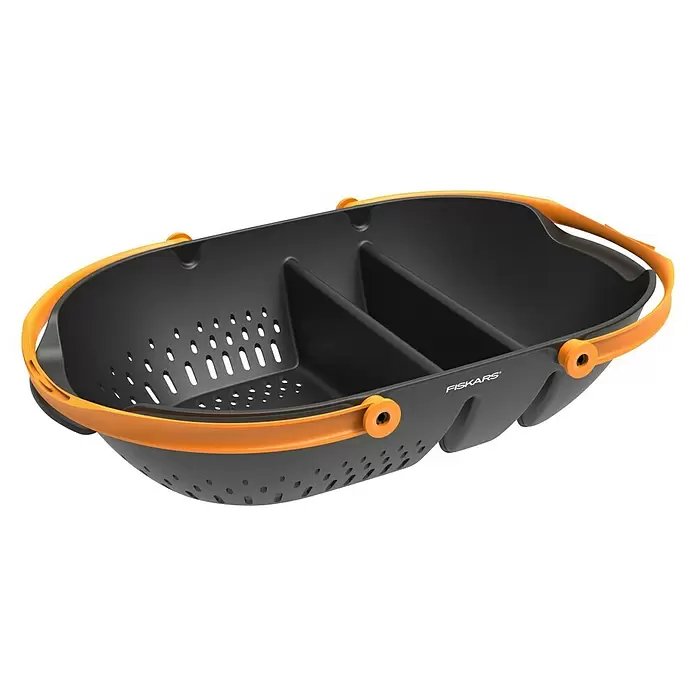 Fiskars Plus Gartenkorb - Kunststoff, Schwarz/Orange - Diagonale Ansicht