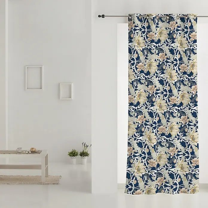 Cortina con ollaos Estampado Flor - An x Al: 140 x 260 cm, Gris/Azul Marino - Foto ambiente