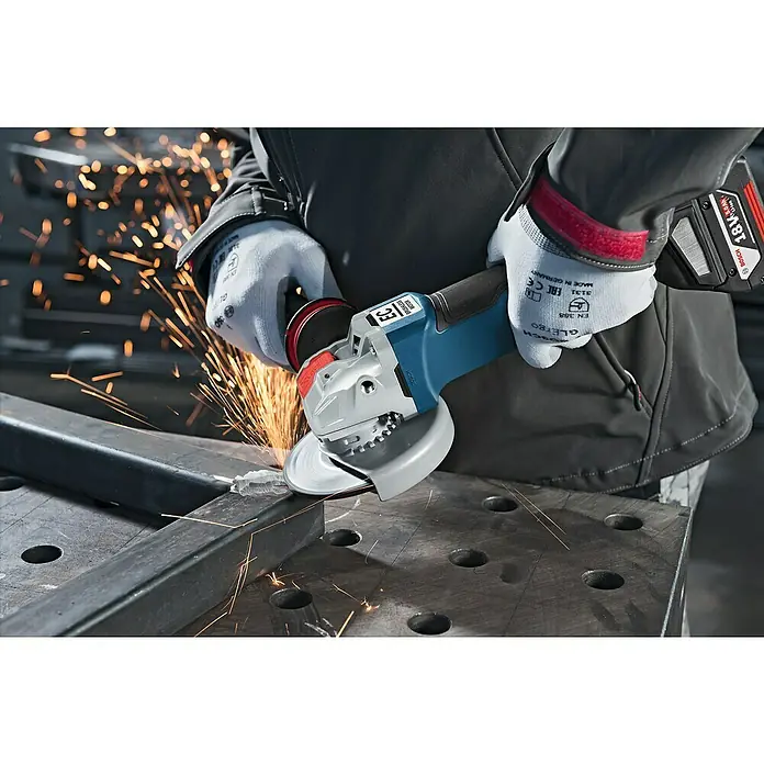Bosch Professional Akku-Winkelschleifer GWX 18V-10 - 18 V, Ohne Akku, Durchmesser Scheibe: 125 mm, Kunststoffkoffer - Anwendungsbeispiel