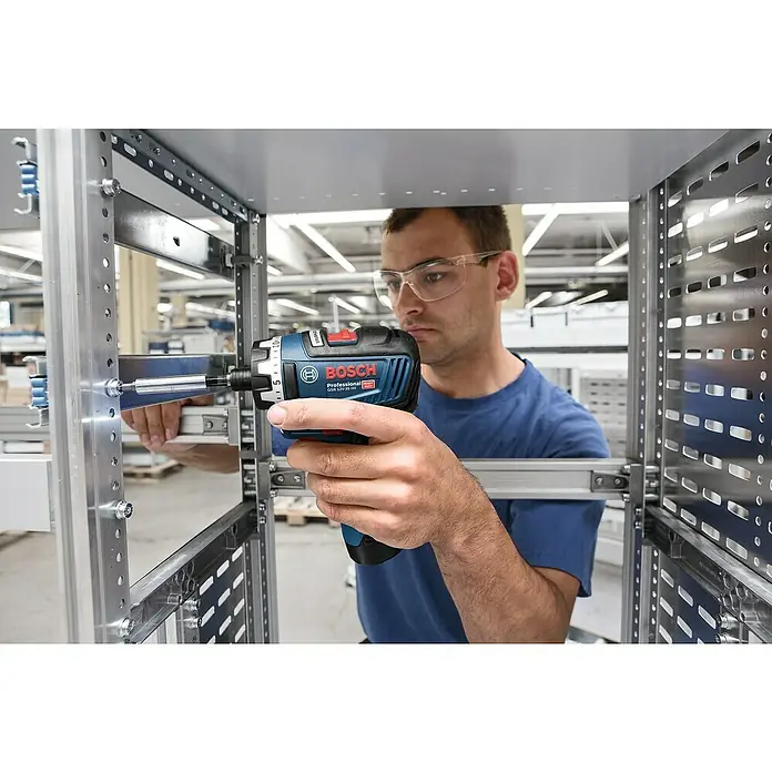 Bosch Professional Akku-Bohrschrauber GSR 12V-35 HX - 12 V, 2 Akkus, 3 Ah - Anwendungsbeispiel