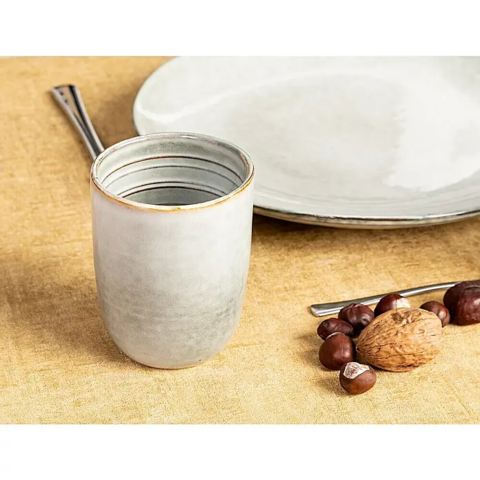 Trinkbecher Tabo - Ø x H: 7,5 x 10 cm, Grau, Keramik - Stimmungsaufnahme