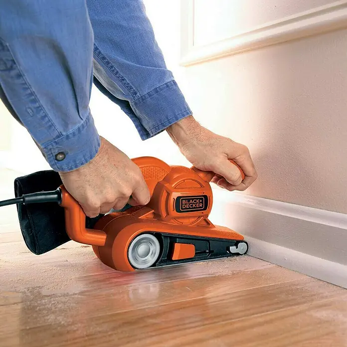 Black+Decker Szalagcsiszoló KA86-QS - 720 W, 75x457 mm - Használati példa