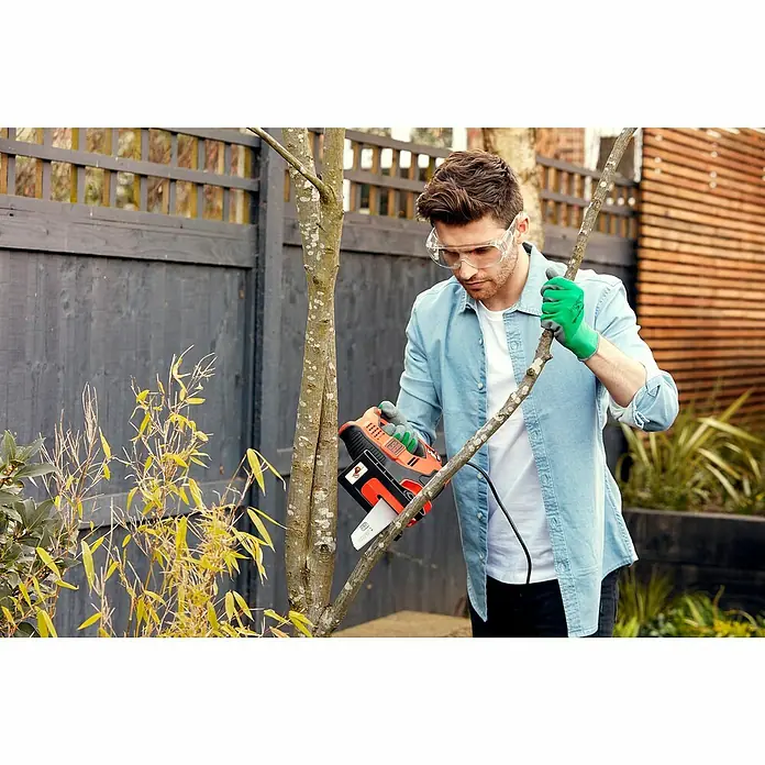 Black+Decker Reciprozaag Scorpion - 500 W, Slaglengte: 23 mm - Toepassingsvoorbeeld