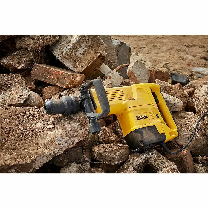 Stanley FatMax Martillo demoledor SFMEH230K-QS - 1.600 W, Energía de percusión: 15 J, Número de impactos: 900 /min - 1.890 /min - Foto ambiente