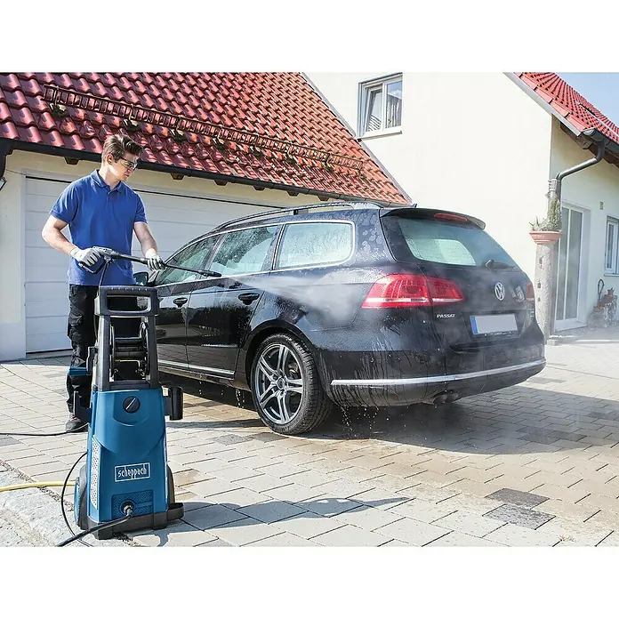 Scheppach Visokotlačni čistač HCE 2000 - 2.000 W, Maksimalni tlak: 153 bar, Količina protoka: 480 l/h - Proizvod u upotrebi