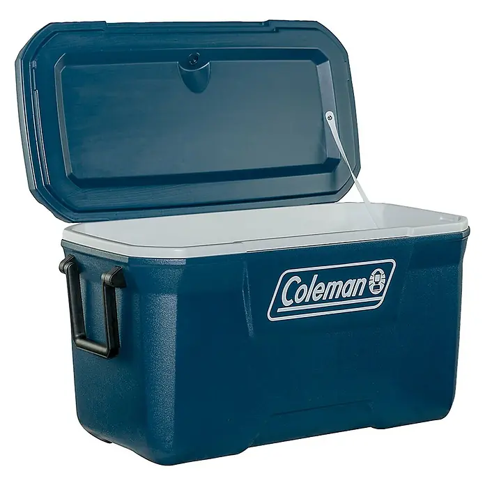 Coleman Kühlbox 70QT Xtreme™ - L x B x H: 79 x 41 x 44 cm, Volumen: 66 l, Blau - Diagonale Ansicht