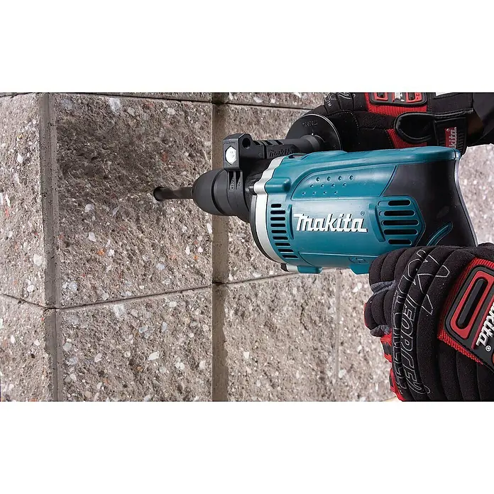 Makita Schlagbohrmaschine HP1631KX3 - 710 W, Leerlaufdrehzahl: 0 U/min - 3.200 U/min, Schlagzahl: 0 /min - 48.000 /min - Anwendungsbeispiel