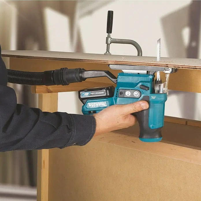 Makita Akku-Stichsäge JV102DZ - 12 V, Ohne Akku - Anwendungsbeispiel