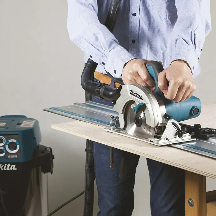 Makita Handkreissäge HS6601J - 1.050 W, Sägeblatt: Ø 165 mm, Leerlaufdrehzahl: 0 U/min - 5.200 U/min - Anwendungsbeispiel