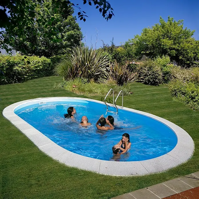 Gre Piscina ovalada enterrada Moorea - L x An x Al: 600 x 320 x 150 cm, 24.420 l, Blanco - Producto en uso