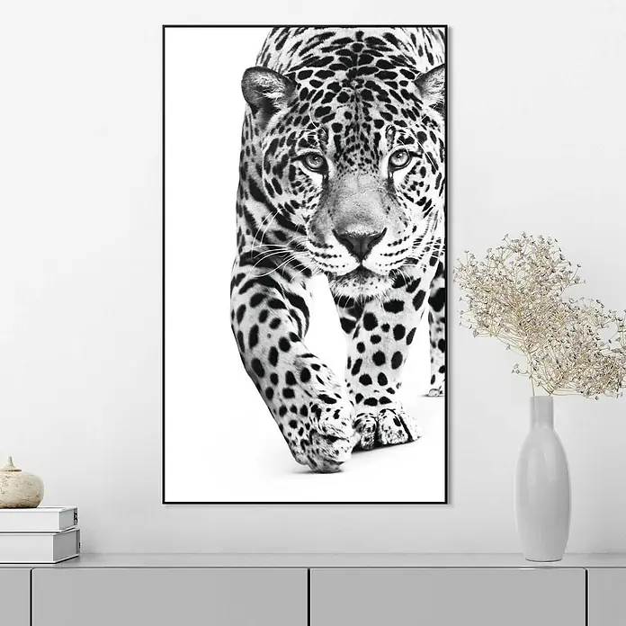 Bild Framed Canvas Look - Walking Leopard, B x H: 70 x 118 cm - Stimmungsaufnahme