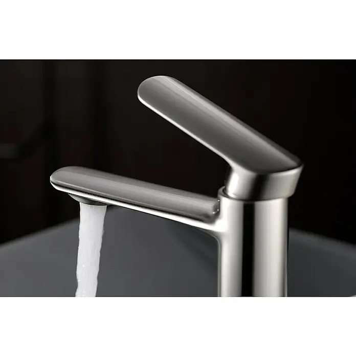 Imex Ural Grifo de lavabo - Níquel - Producto en uso