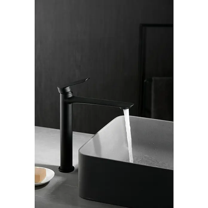 Imex Ural Grifo de lavabo alto - Negro, Mate - Foto ambiente