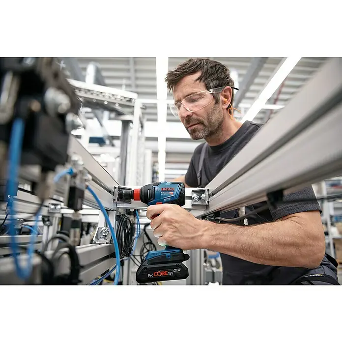 Bosch Professional Akku-Drehschlagschrauber GDX 18V-210 C - 18 V, Ohne Akku, Leerlaufdrehzahl: 0 U/min - 3.400 U/min, Mit Bluetooth-Modul - Anwendungsbeispiel