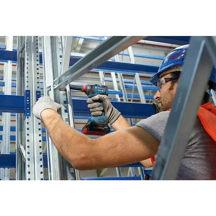 Bosch Professional Akku-Drehschlagschrauber GDX 18V-200 - 18 V, Ohne Akku, Leerlaufdrehzahl: 0 U/min - 3.400 U/min, Kunststoffkoffer - Anwendungsbeispiel