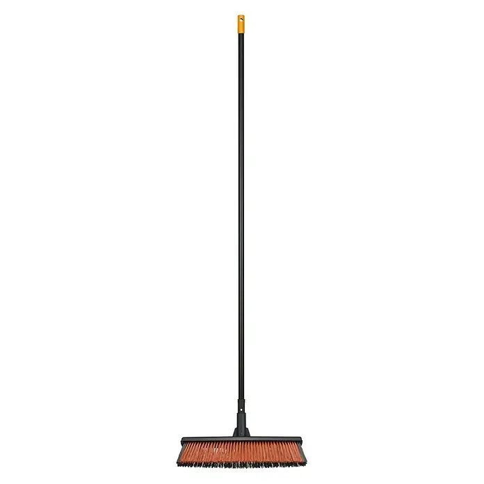 Fiskars Solid Besen - Breite: 48 cm, Material Borsten: Kunststoff - Vorderansicht