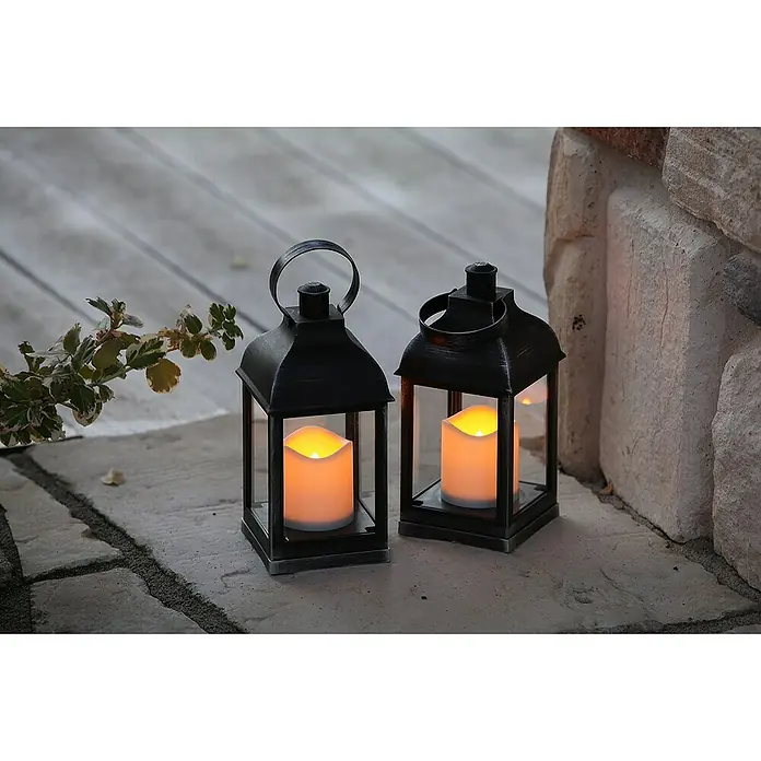 Farolillo metálico con luz LED - 10,5 x 10,5 x 22,5 cm, Negro - Foto ambiente