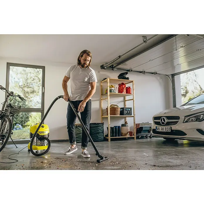 Kärcher Usisivač za mokro i suho usisavanje WD 4 S V-20/5/22 - 1.000 W, 20 l - Proizvod u upotrebi