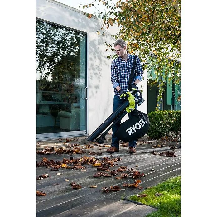 Ryobi ONE+ Akku-Laubsauger RBV1850 - 18 V, 1 Akku, Blasgeschwindigkeit: 201 km/h - Anwendungsbeispiel