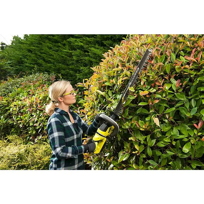 Ryobi Accu Heggenschaar RHT36B61R-0 - 36 V, Li-ion, Excl. accu - Toepassingsvoorbeeld