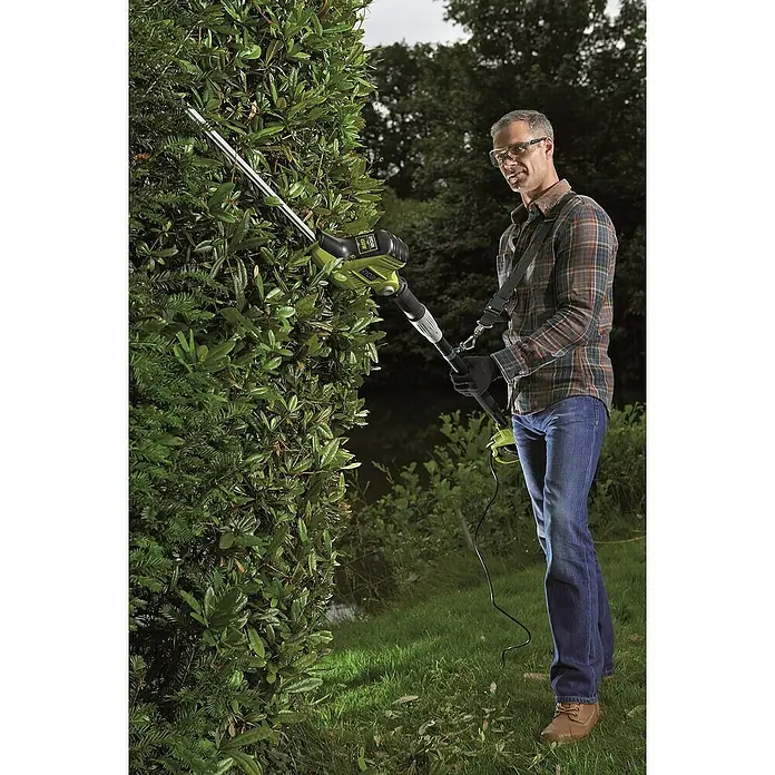 Ryobi Teleskopske škare za živicu RPT4545E - 450 W, Dužina noža: 45 cm - Proizvod u upotrebi
