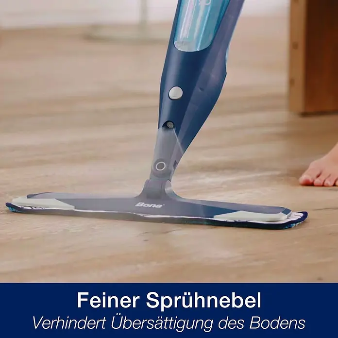 Bona Spray Mop für Holzfußböden - Mikrofaser, 1 x Bona Spray Mop, 1 x Bona Spray Mop Refiller (Kartusche), 1 x Bona Mikrofaser-Reinigungspad - Anwendungsbeispiel
